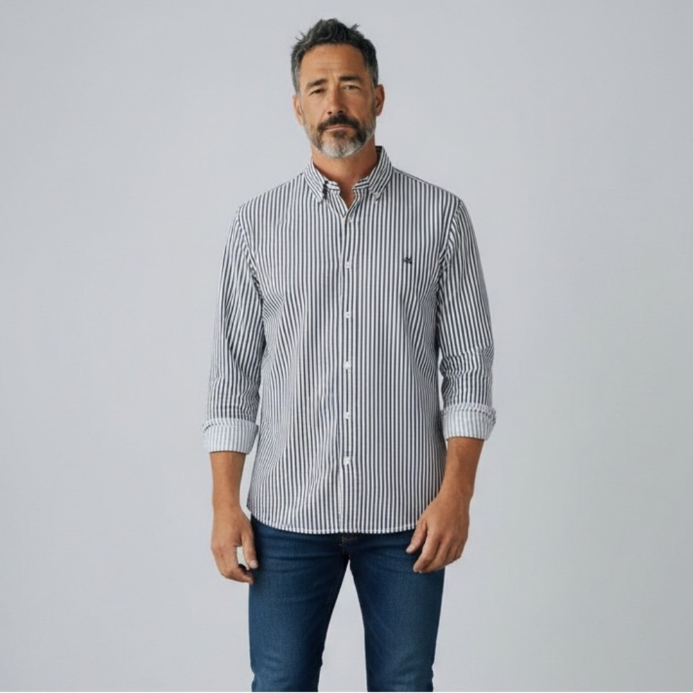 Calvin Klein | Slim Fit Extra Fine Cotton Striped Button Down Shirt Men’s Medium